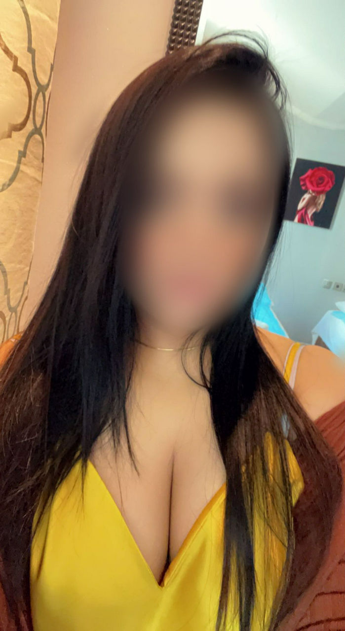 Escorts Dubai, United Arab Emirates ISHITA indian spa in bur Dubai