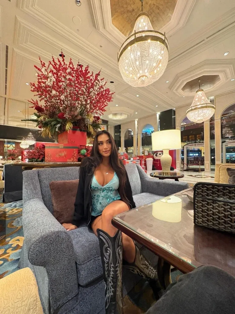 Escorts Dubai, United Arab Emirates Hana