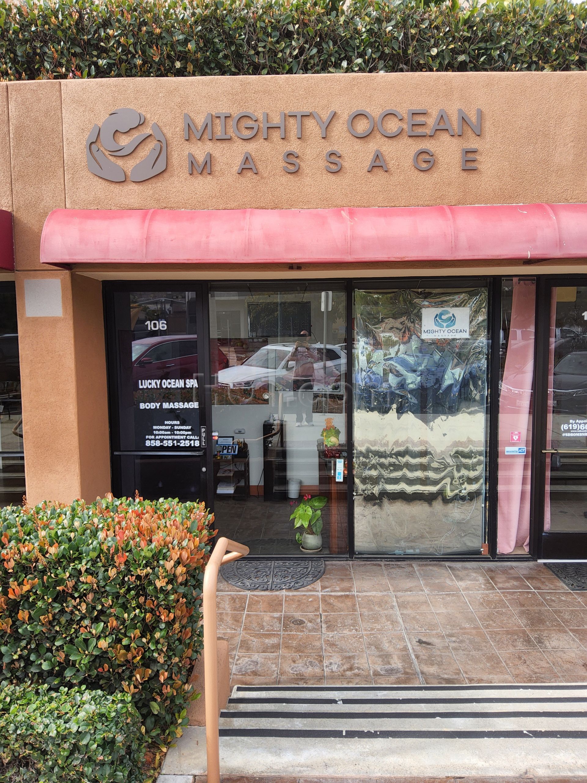 La Jolla, California Mighty Ocean Massage