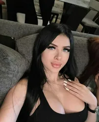 Escorts Macomb, Illinois ☞ Dana I’m Available for Realtime fun,Text me lets get oilyMemphis, US -