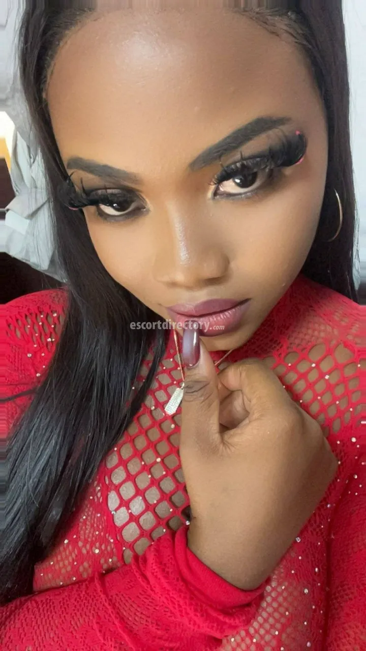Escorts Abu Dhabi, United Arab Emirates Michelle