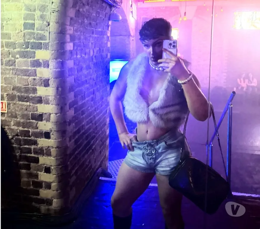 Escorts Reading, England young gay escort