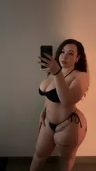 Escorts Portland, Oregon Uniquekream | HOT fun size NATURALLY curvy exotic babe