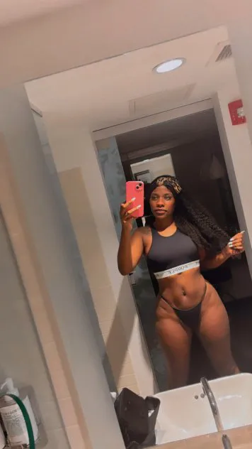 Escorts Chicago, Illinois Scarlett | Hi honey, I'm new to this state, call me have fun for a while,