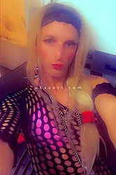 Escorts Rotherham, England Peach-TGIRL