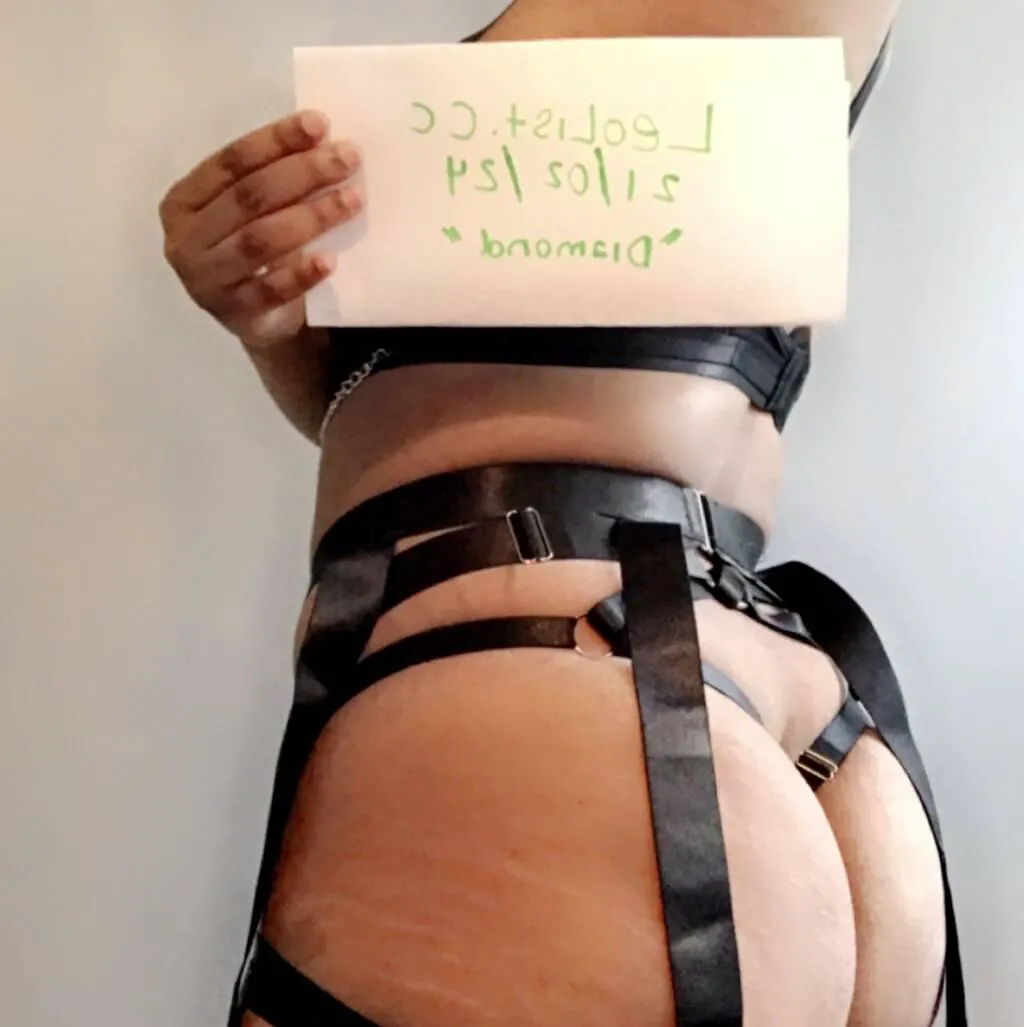 Escorts Milton, Ontario I’m so horny Daddy come fuck me