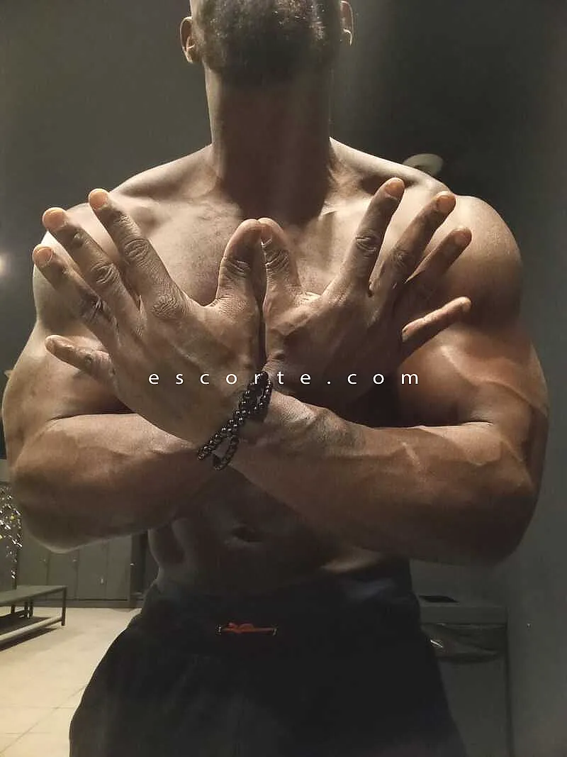 Escorts Juvisy-sur-Orge, France Iziack