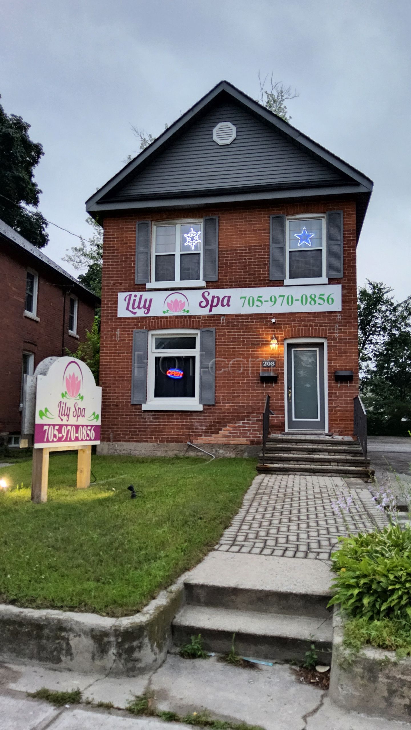 Barrie, Ontario Lily Spa