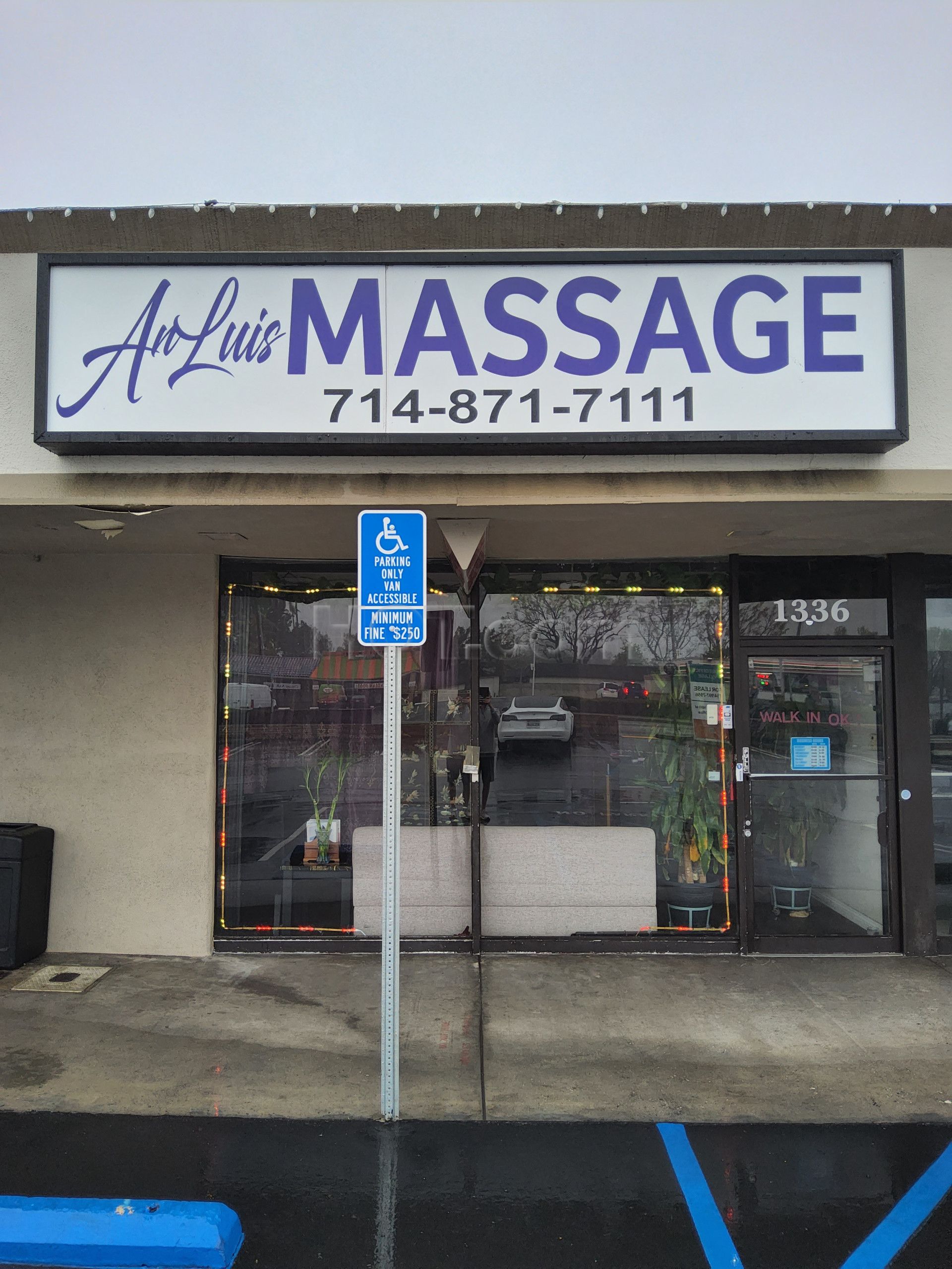 Fullerton, California An Luis Massage