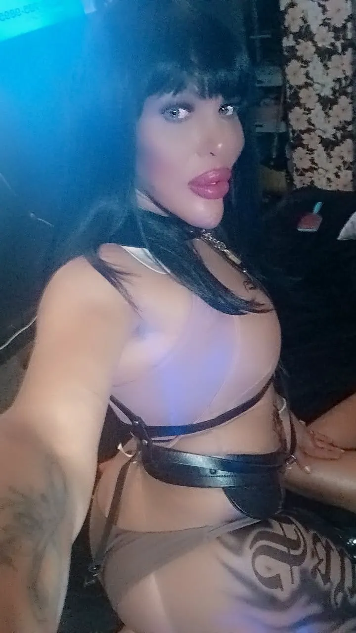 Escorts Queens, New York text message $300🎊