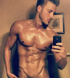 Escorts Chicago, Illinois ZanderSkarsgard