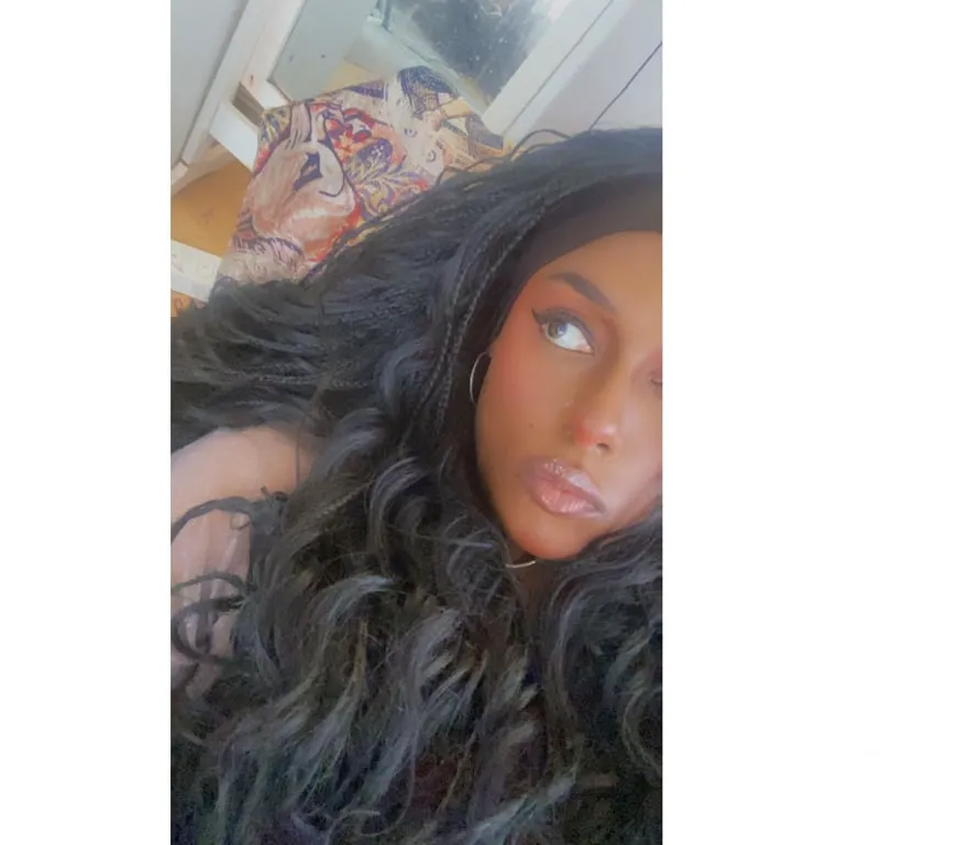 Escorts Leeds, England Black TS visiting Leeds with 8 inches
