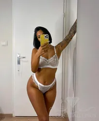 Escorts Tanta, India null