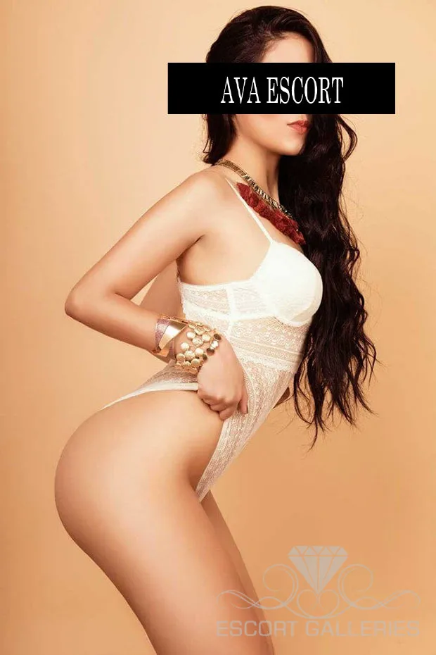 Escorts Dusseldorf, Germany Jolien