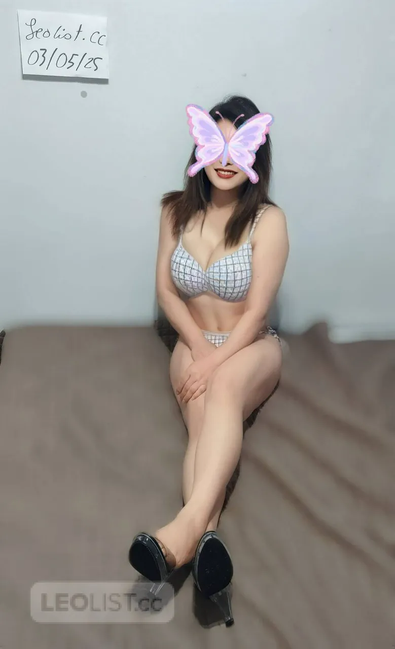 Escorts Red Deer, Alberta Akira