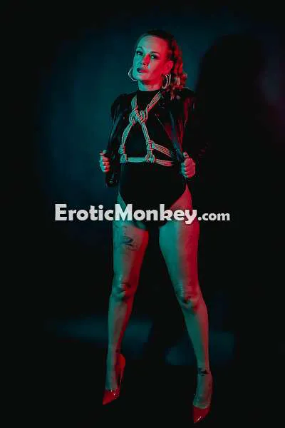 Escorts Kansas City, Missouri Lillian Osini