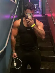 Escorts Dubai, United Arab Emirates Hairy_LowKey
