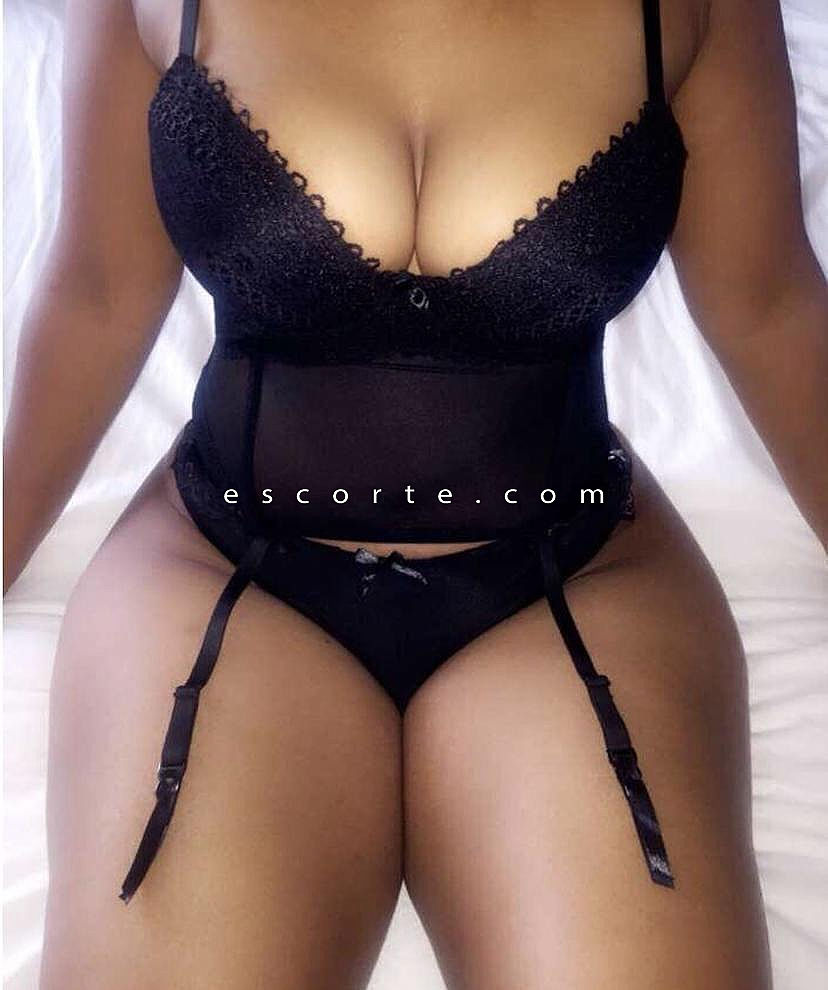 Escorts Juvisy-sur-Orge, France Bella bella