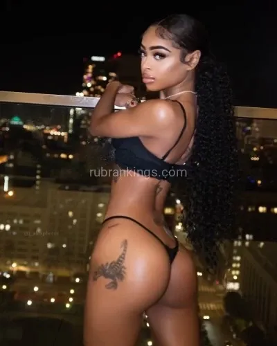 Escorts San Diego, California *** NEW IN TOWN PETITE TREAT????***