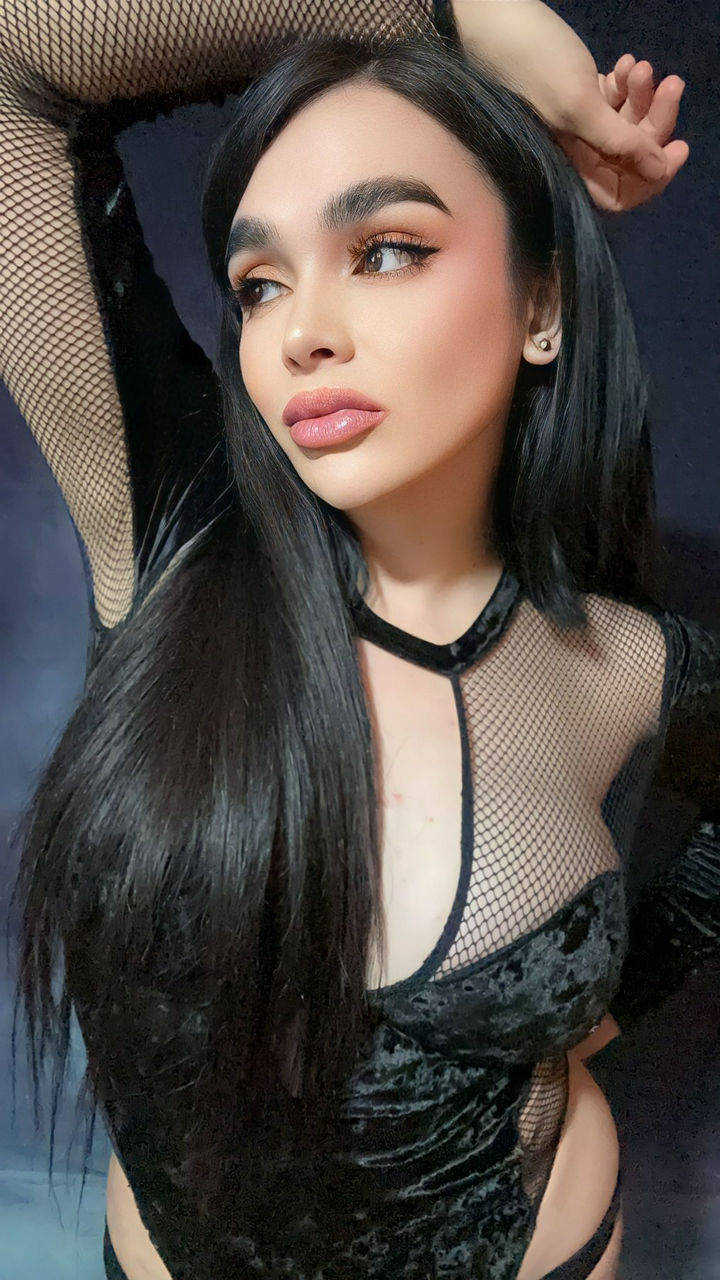 Escorts Kuwait City, Kuwait Webcam and Videos show. See you soon.