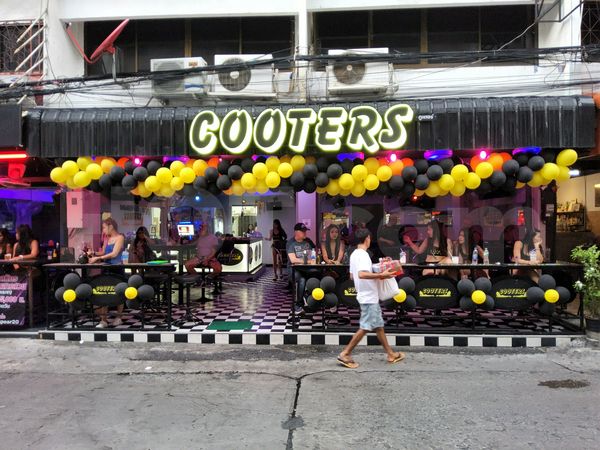 Beer Bar / Go-Go Bar Pattaya, Thailand Cooters Bar