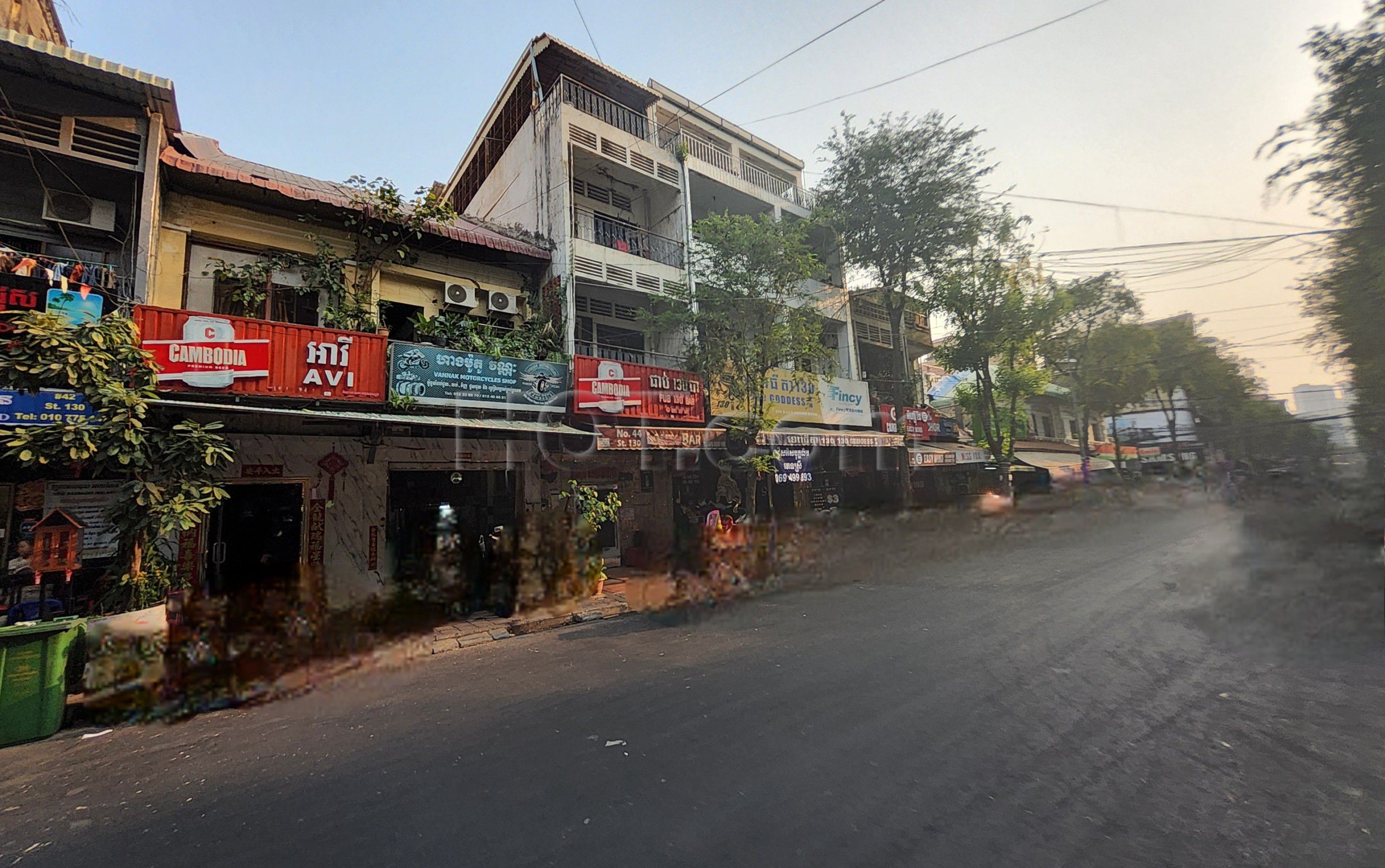 Phnom Penh, Cambodia Avi