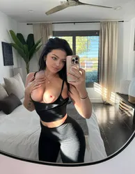 Escorts Jacksonville, Florida Welcome to my escort service I'm available for SEXTING, MASSAGE AND SEX both incall, Outcall and Ca