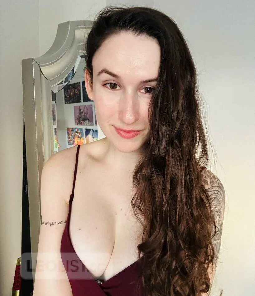 Escorts Winnipeg, Manitoba I'M NOT AN ESCORT, I JUST FEEL LONELY AND WANT SEX TODAY