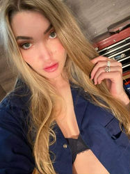 Escorts Los Angeles, California Esther