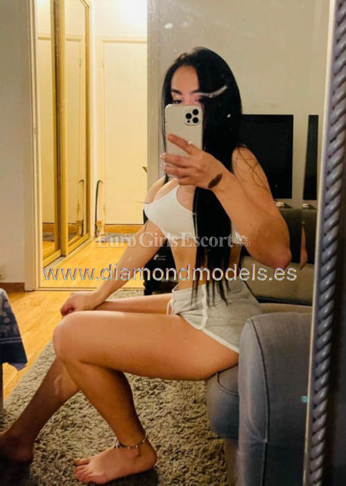 Escorts Manama, Bahrain Linda