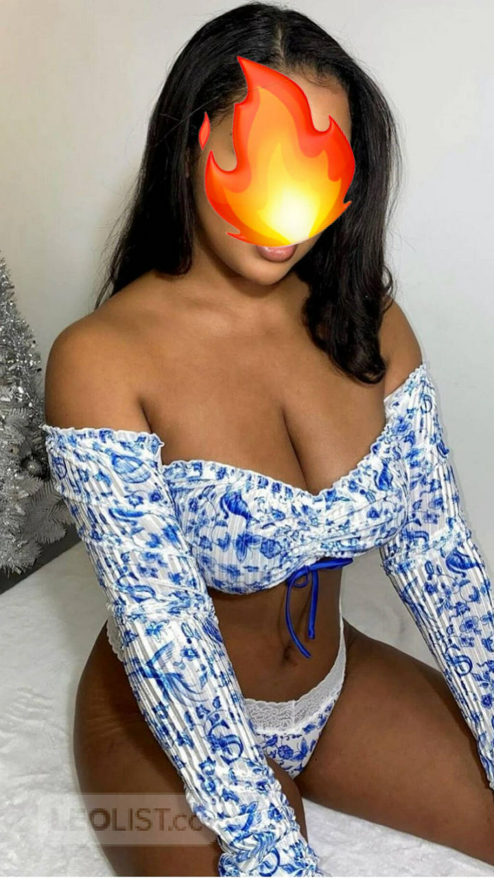 Escorts Timmins, Ontario REAL!! :) juicy booty .. mocha babe in tow