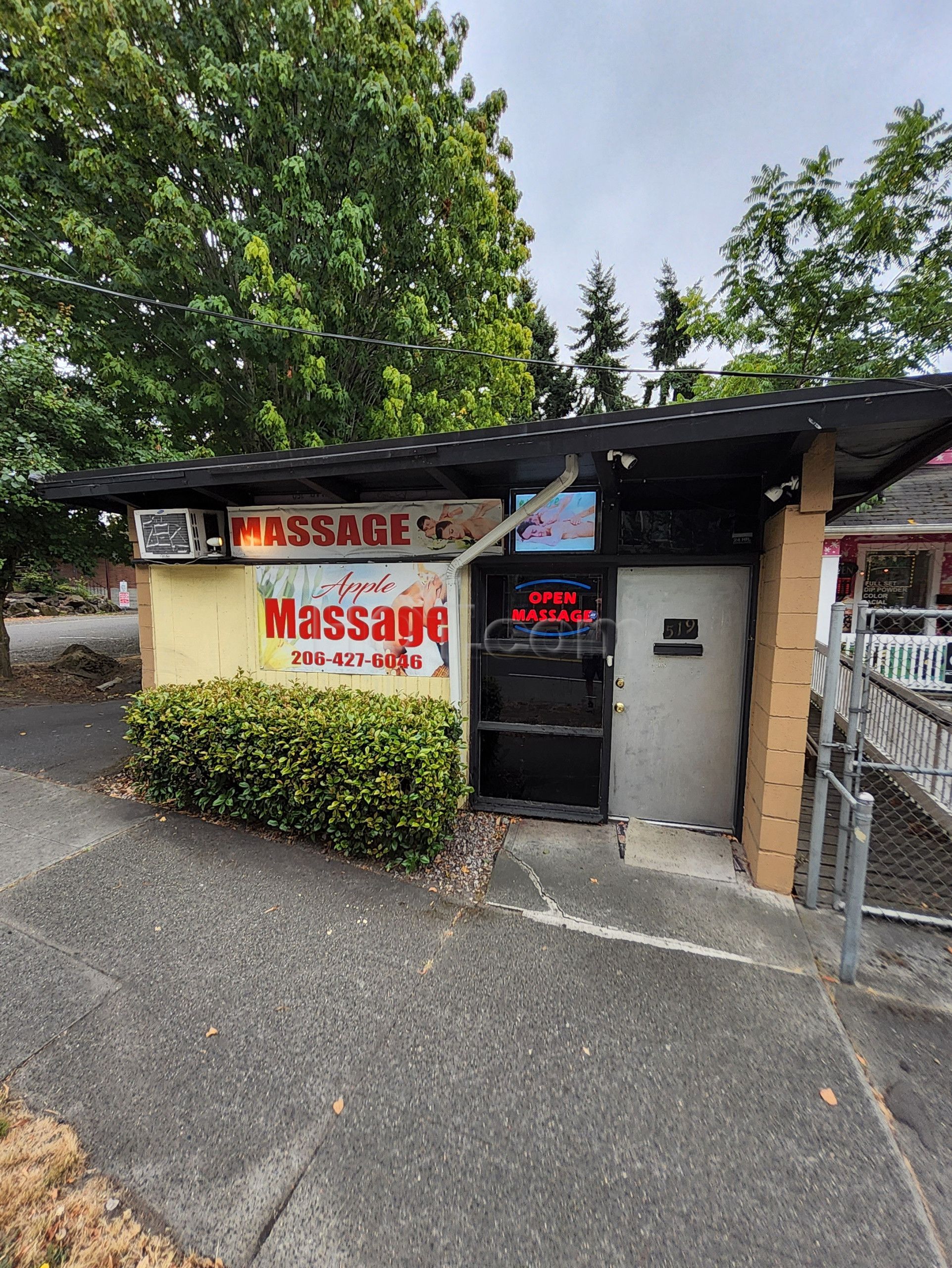 Seattle, Washington Apple Massage