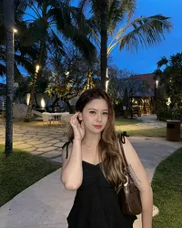 Escorts Jakarta, Indonesia Della